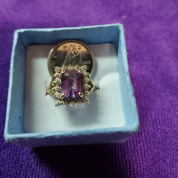 10kg gold Amethyst, Diamond chips Ring - Picture 2 of 8